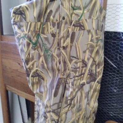 LOT 84  CAMOFLOUGH  OUTERWARE