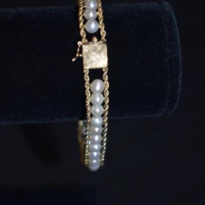 14 karat gold pearl chain bracelet