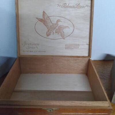 LOT  129  WOODEN BOXES & WOODEN PLAQUE