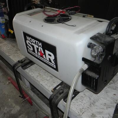 LOT 29 NORTH STAR IBROADCAST AND SPOT SPRAYER