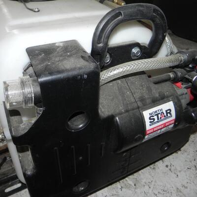 LOT 29 NORTH STAR IBROADCAST AND SPOT SPRAYER