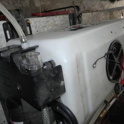 LOT 29 NORTH STAR IBROADCAST AND SPOT SPRAYER