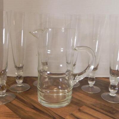LOT 113  VINTAGE BEER GLASSES AND PITCHER
