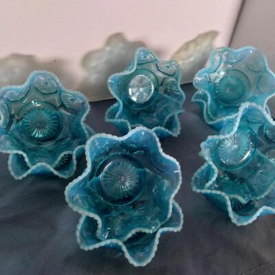 LOT 122   FENTON DISHES