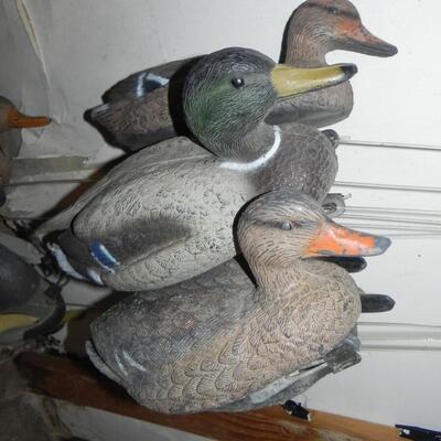 LOT 123   DUCK DECOYS