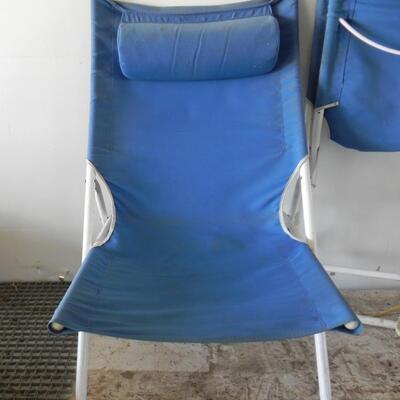 LOT   TWO CAMPING CHAIRS AND SPREADER