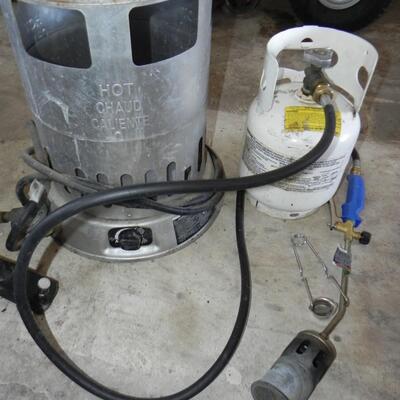 LOT  124 PROPANE TOWER HEATER AND FIRE THROWER