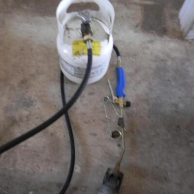 LOT  124 PROPANE TOWER HEATER AND FIRE THROWER