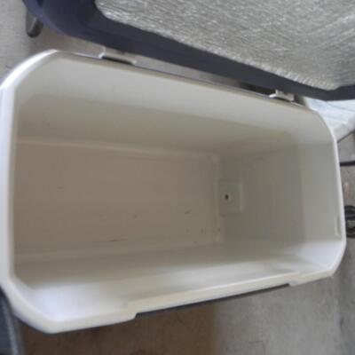 LOT 144   COLEMAN COOLER