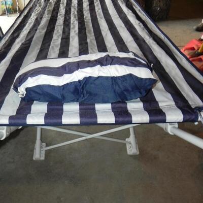 LOT 151  PORTABLE HAMMOCK