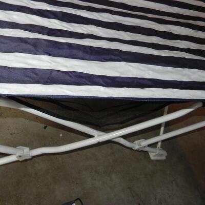 LOT 151  PORTABLE HAMMOCK