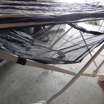 LOT 151  PORTABLE HAMMOCK