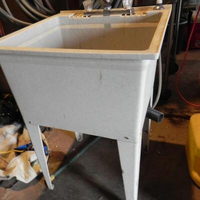 LOT 155  UTILITY SINK