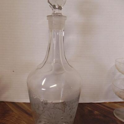LOT 116   ETCHED GLASS DECANTER AND MATCHING GLASSES