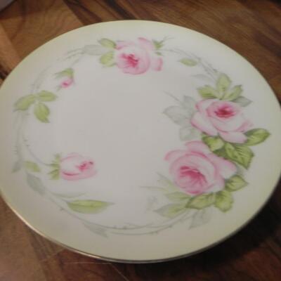 LOT 163  CHINA COLLECTOR PLATES
