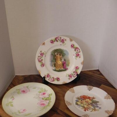 LOT 163  CHINA COLLECTOR PLATES