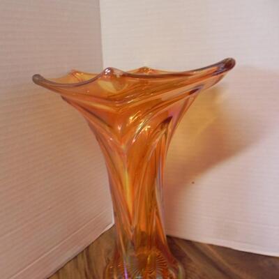 LOT 143  VINTAGE ORANGE GLASS AND GOLD SWIRAL