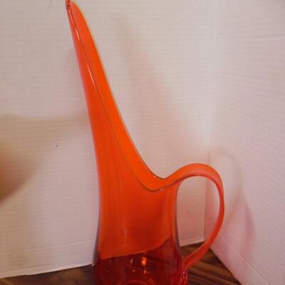 LOT 143  VINTAGE ORANGE GLASS AND GOLD SWIRAL