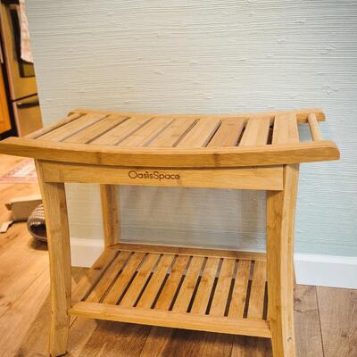 Oasis Space Shower Bench