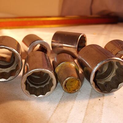 HUSKY SOCKETS