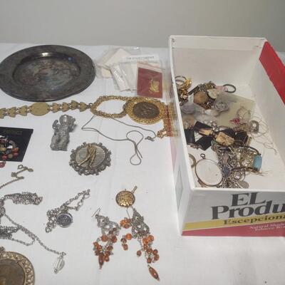 Odd Lot Of Jewelry