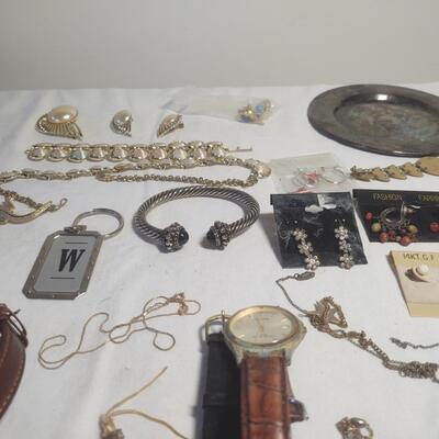Odd Lot Of Jewelry
