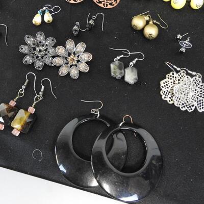 21 pc Jewelry: Costume Jewelry, Assorted Earrings and 2 Pins