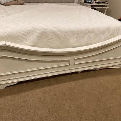 White Shabby Chic CottageCore Style King Size Bed with Tempur-Pedic Mattress