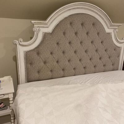 White Shabby Chic CottageCore Style King Size Bed with Tempur-Pedic Mattress
