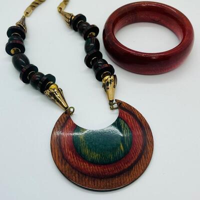 Lot 6: Vintage Wood and Beaded Necklace w/  Bangle Bracelet