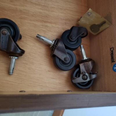 Portable & Adjustable Drexel Merchant Stand