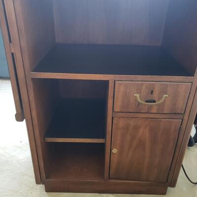 Portable & Adjustable Drexel Merchant Stand