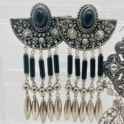 Lot 10: Vintage Dangle Pierced Earrings