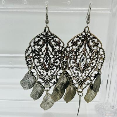 Lot 10: Vintage Dangle Pierced Earrings