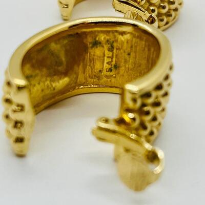 Lot 17: Vintage Goldtone Chunky Clip-on Earrings