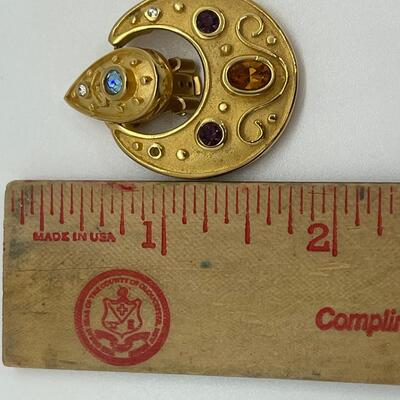 Lot 17: Vintage Goldtone Chunky Clip-on Earrings
