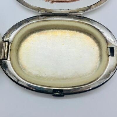Lot 22: Vintage Sterling Silver Compact Engraved letter M