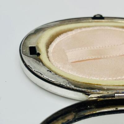 Lot 22: Vintage Sterling Silver Compact Engraved letter M