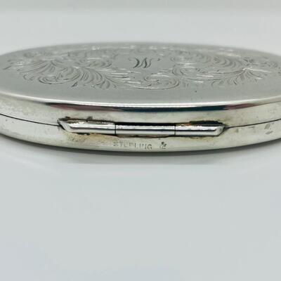 Lot 22: Vintage Sterling Silver Compact Engraved letter M