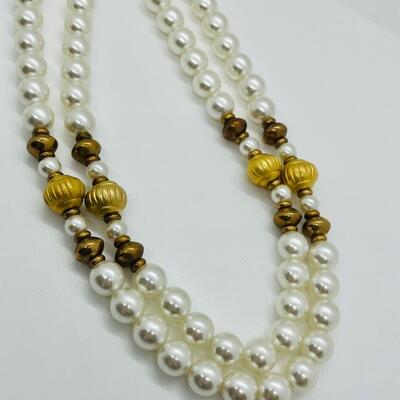 Lot 24: Vintage Faux Pearl Chunky Costume Jewelry Set
