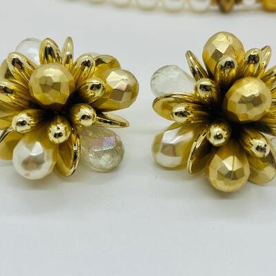 Lot 24: Vintage Faux Pearl Chunky Costume Jewelry Set