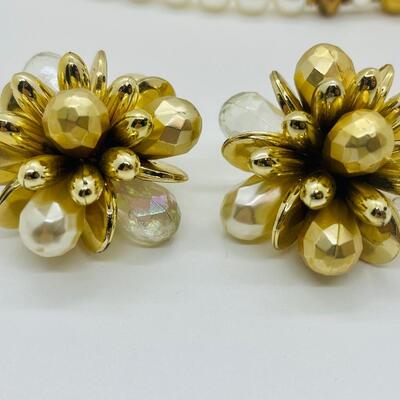 Lot 24: Vintage Faux Pearl Chunky Costume Jewelry Set