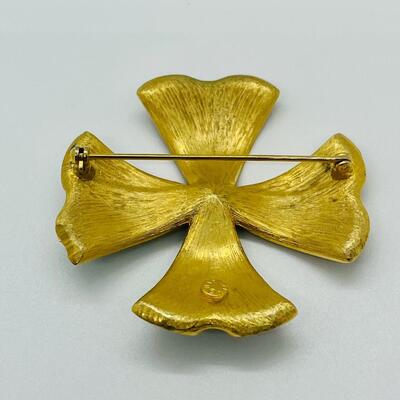 Lot 27: Vintage Marvella Green Enamel Maltese Cross & Rhinestone Brooch w/ Clip-on Earrings