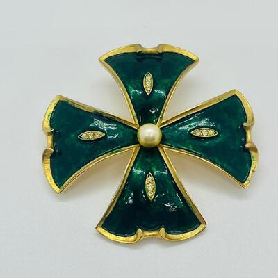 Lot 27: Vintage Marvella Green Enamel Maltese Cross & Rhinestone Brooch w/ Clip-on Earrings
