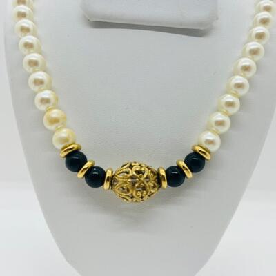 Lot 28: Pearl Designed Lot: 1928, Monet and More (Vintage & Modern Jewelry)
