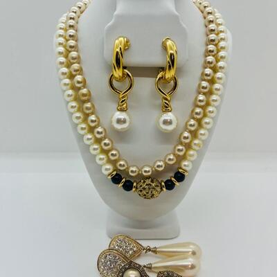 Lot 28: Pearl Designed Lot: 1928, Monet and More (Vintage & Modern Jewelry)