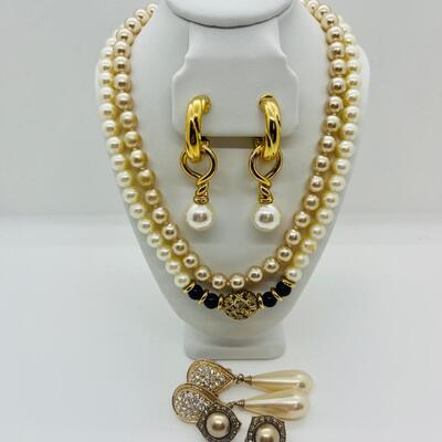 Lot 28: Pearl Designed Lot: 1928, Monet and More (Vintage & Modern Jewelry)