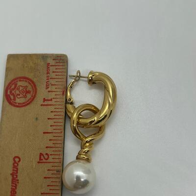 Lot 28: Pearl Designed Lot: 1928, Monet and More (Vintage & Modern Jewelry)