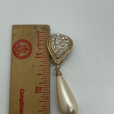 Lot 28: Pearl Designed Lot: 1928, Monet and More (Vintage & Modern Jewelry)