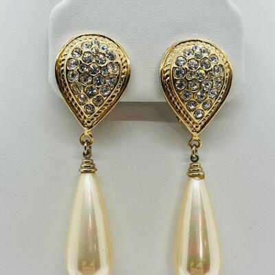 Lot 28: Pearl Designed Lot: 1928, Monet and More (Vintage & Modern Jewelry)